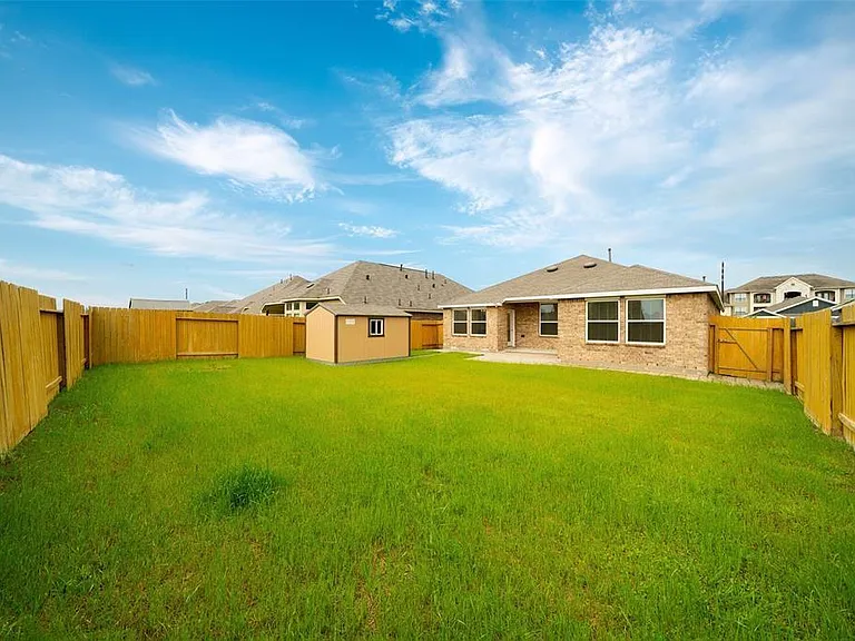 16323 Hillside Garden Ln — Photo 12
