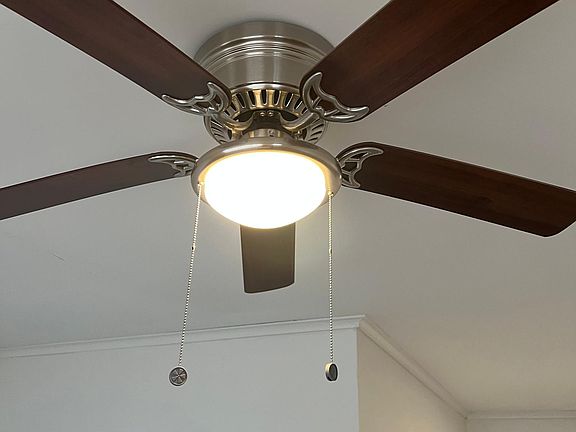 4th image of 8 Earle Ct #8