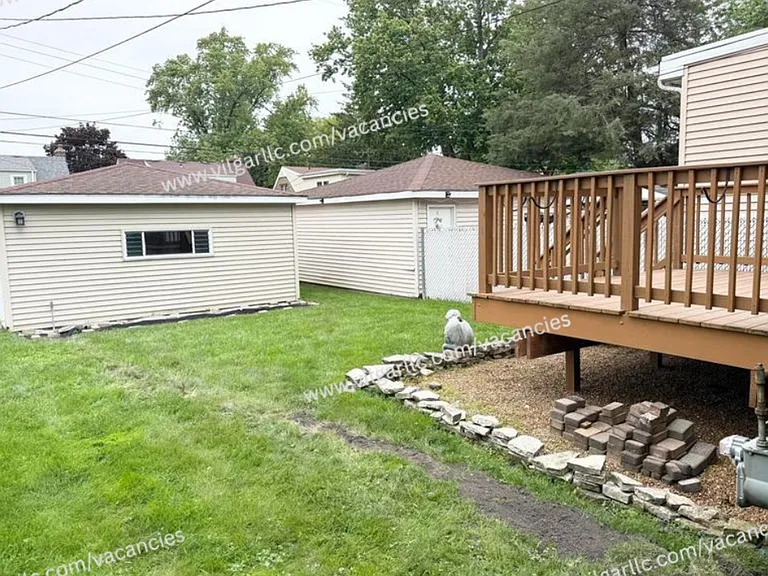 229 Broadmoor Ave — Photo 5
