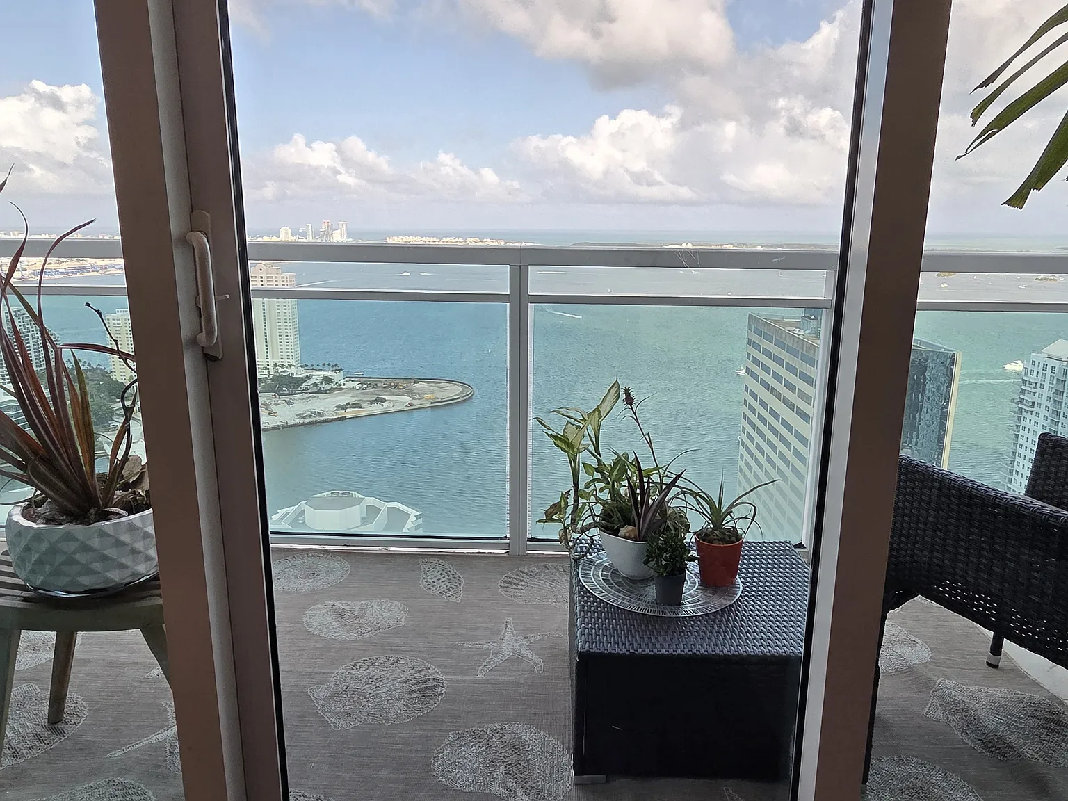 2 bed, 2.5 bath, 1436 sqft, $7,600 — Photo 4