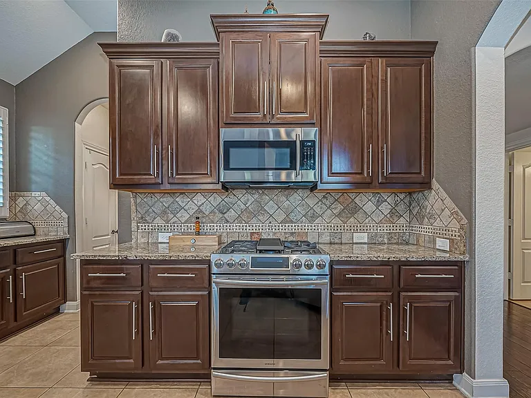 6306 Hidden Alley Dr — Photo 10