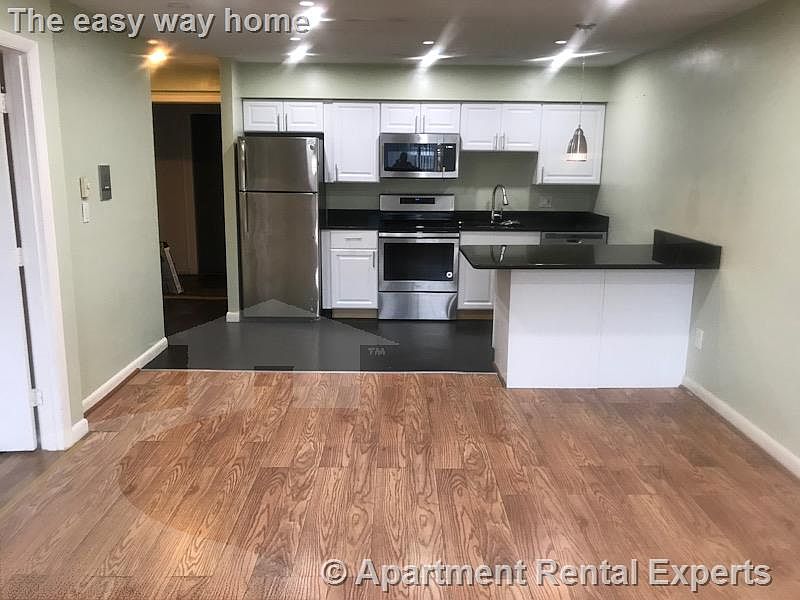 1st image of 10 Roberts St APT 25