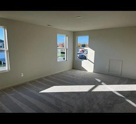 2nd image of 4896 Oak Hill Dr