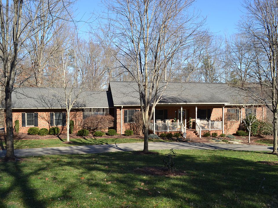 1st image of 945 Rocky Knoll Ln