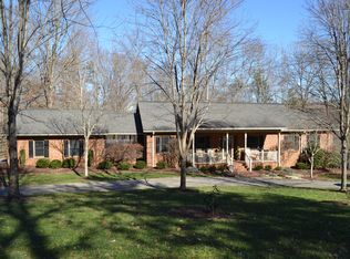 945 Rocky Knoll Ln, Danville, VA 24541