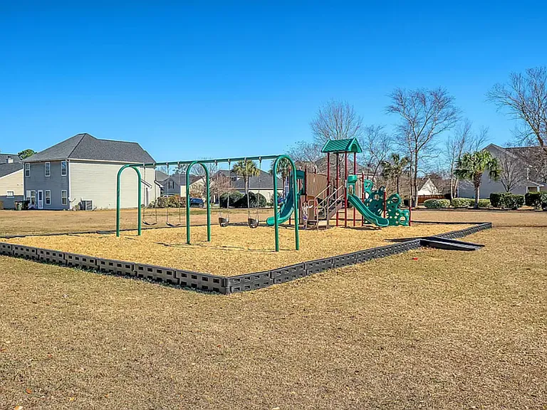 1419 Hermitage Ln — Photo 38
