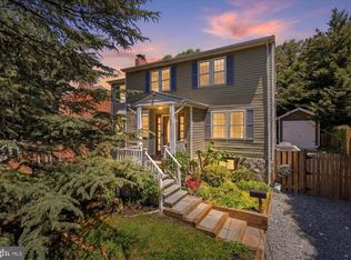 5935 15th St N, Arlington, VA 22205