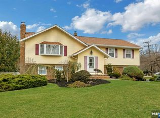 81 Queen Ct, Hillsdale, NJ 07642