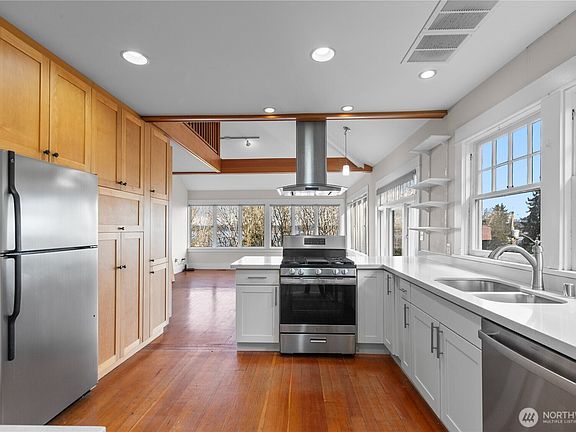 4th image of 3312 S Lane Street