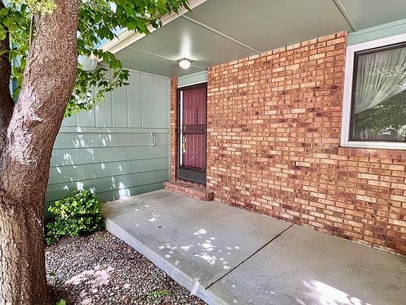 4th image of 1017 S Redbud Dr