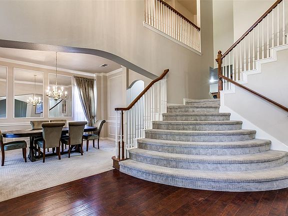 2nd image of 2221 Molly Ln