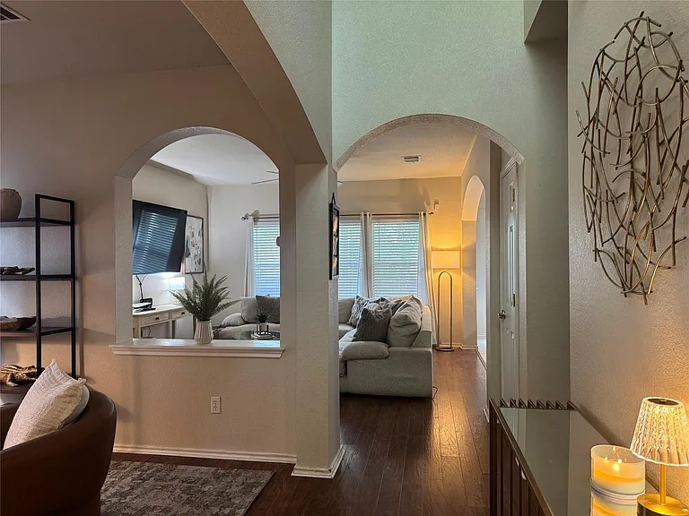 2107 Charlotte Estates Dr — Photo 3