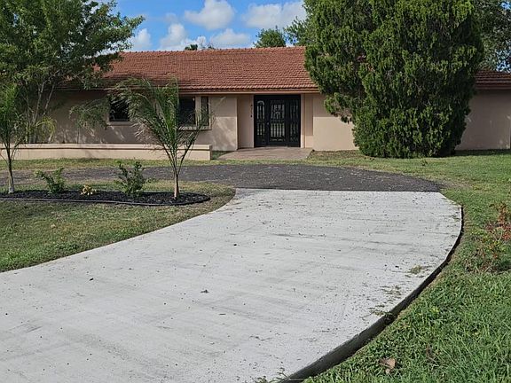 3rd image of 134 McFadden Hut Dr