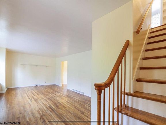 5th image of 275 McCullough Ave
