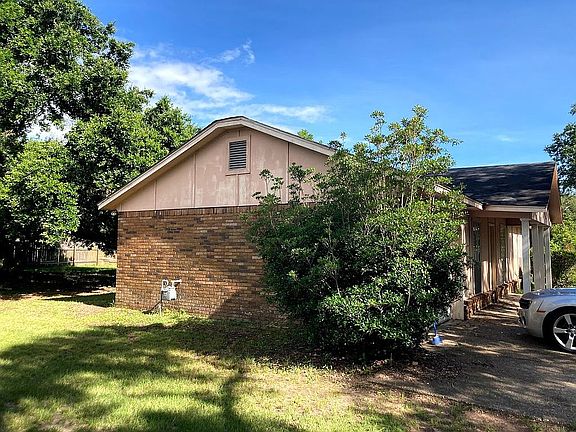2nd image of 544 N Forest Dr