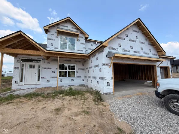 2 Pine Hills Ct, Crawfordsville, IN 47933