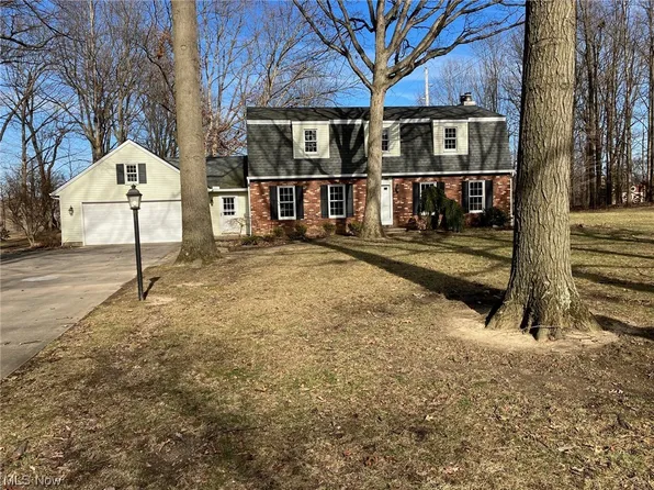 6813 Cliffside Dr, Vermilion, OH 44089