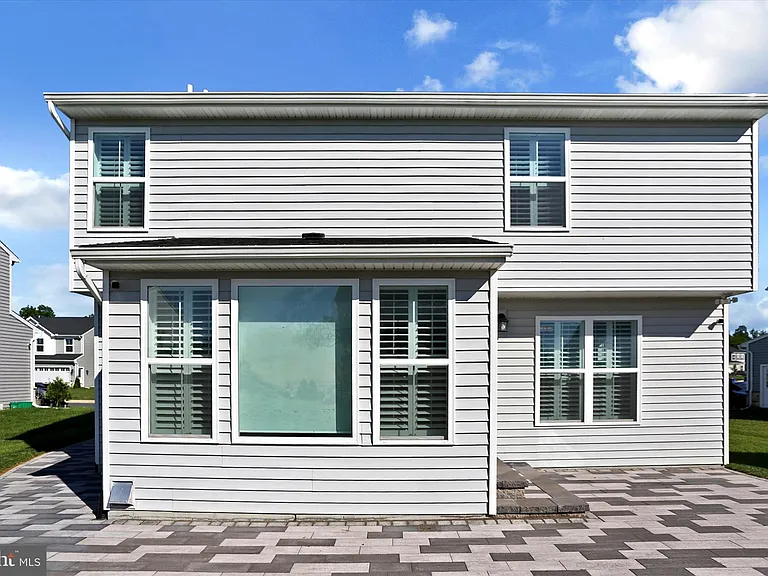 28 Long Bend Dr — Photo 44