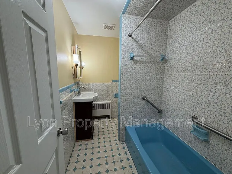 39 Alpena Ave — Photo 13