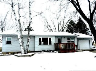 740 Stoughton Ct, Cannon Falls, MN 55009