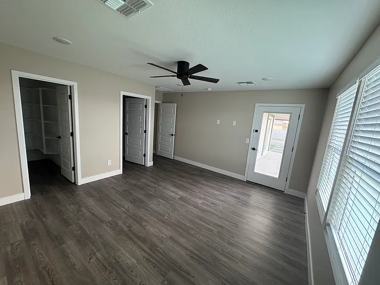925 Jubal Ln — Photo 15