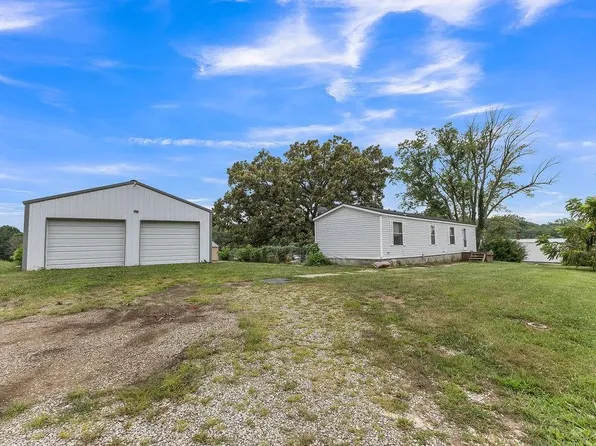 309 E Walnut St, Stewartsville, MO 64490