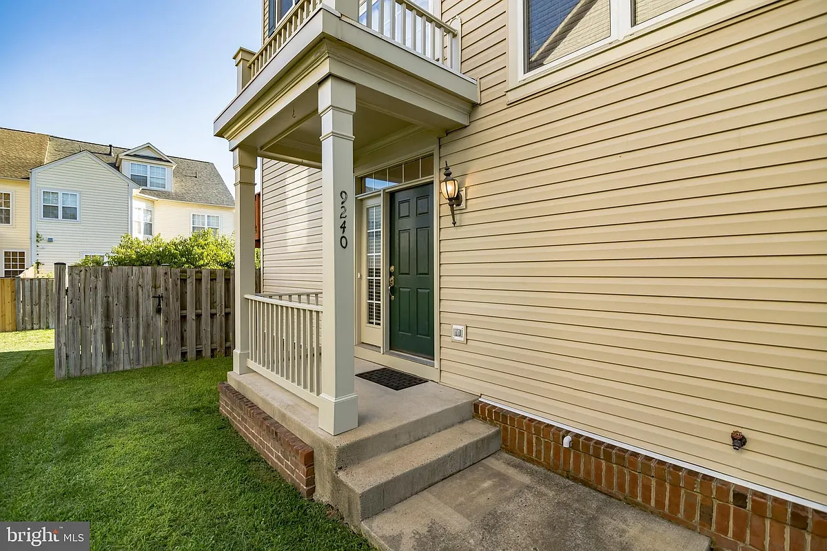 Building Photo - 9240 Cascade Falls Dr
