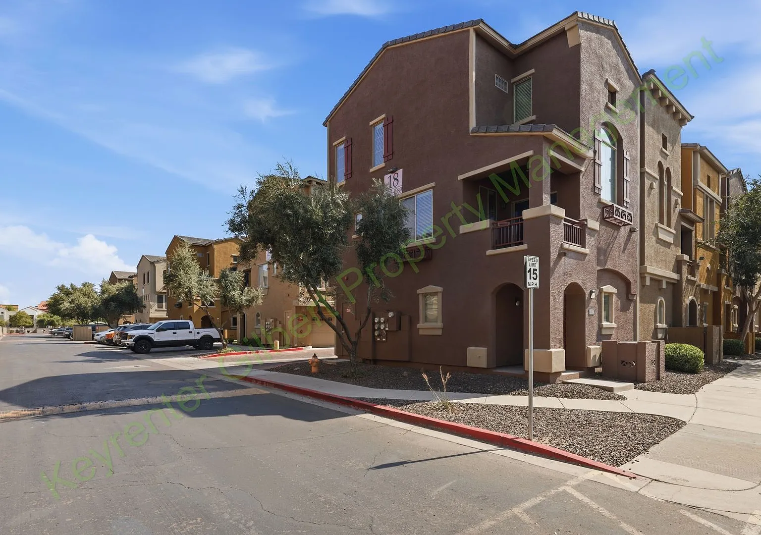 Stylish Chandler Condo with Community Pool in a Prime Location! — Photo 1