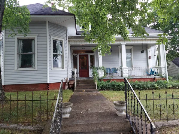 303 College St W, Dickson, TN 37055
