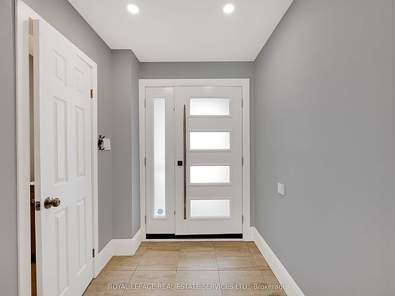 4th image of 284 Rimmington Dr