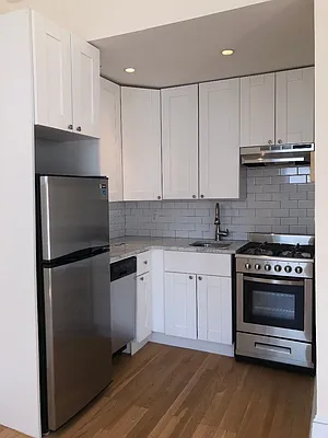 Rented by Immac Realty | media 35