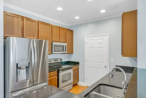1000 E Woodlawn Rd #417 Photo 1