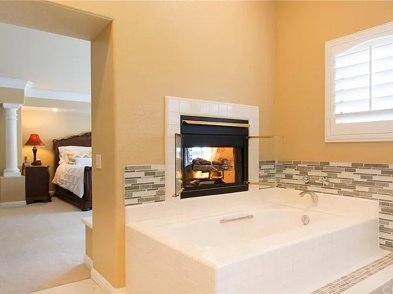 3061 Diamond View Cir — Photo 42