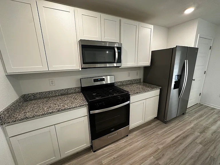 13515 Paris Cir — Photo 4