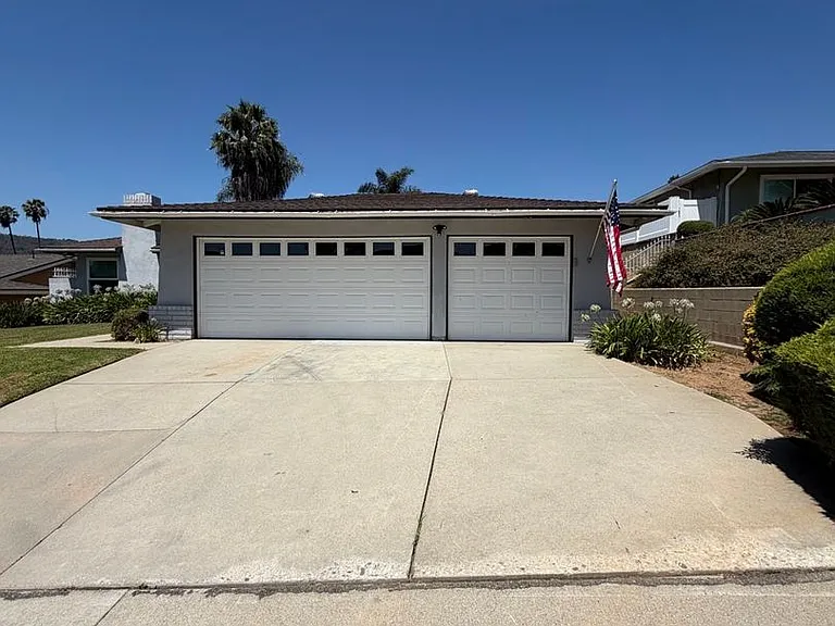 927 Redlen Ave — Photo 5