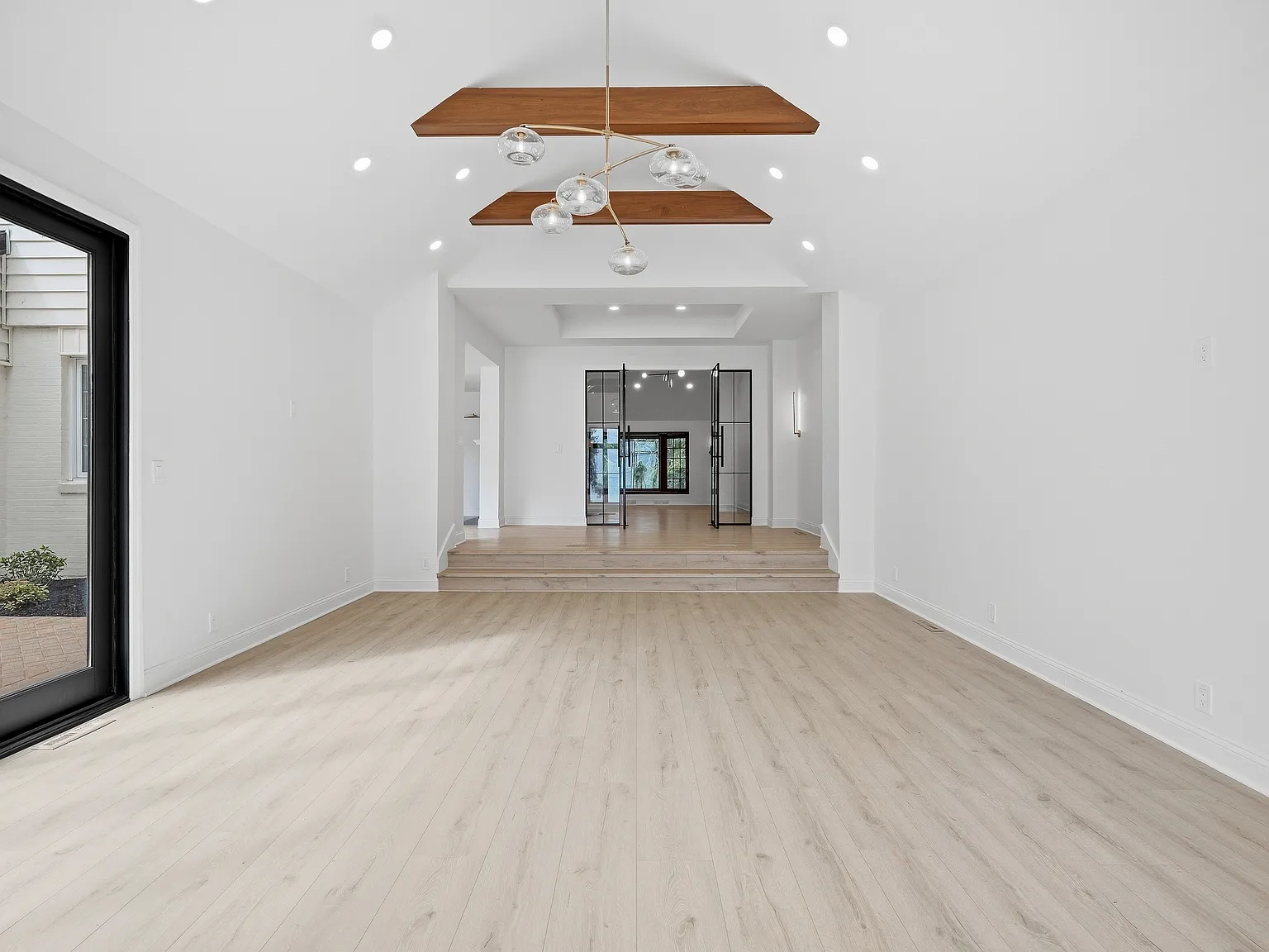 N Lake Shore Dr, Mequon — Photo 4