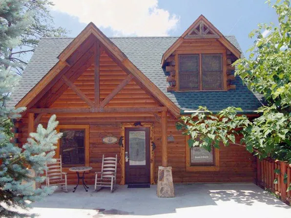 912 Black Bear Cub Way, Sevierville, TN 37862