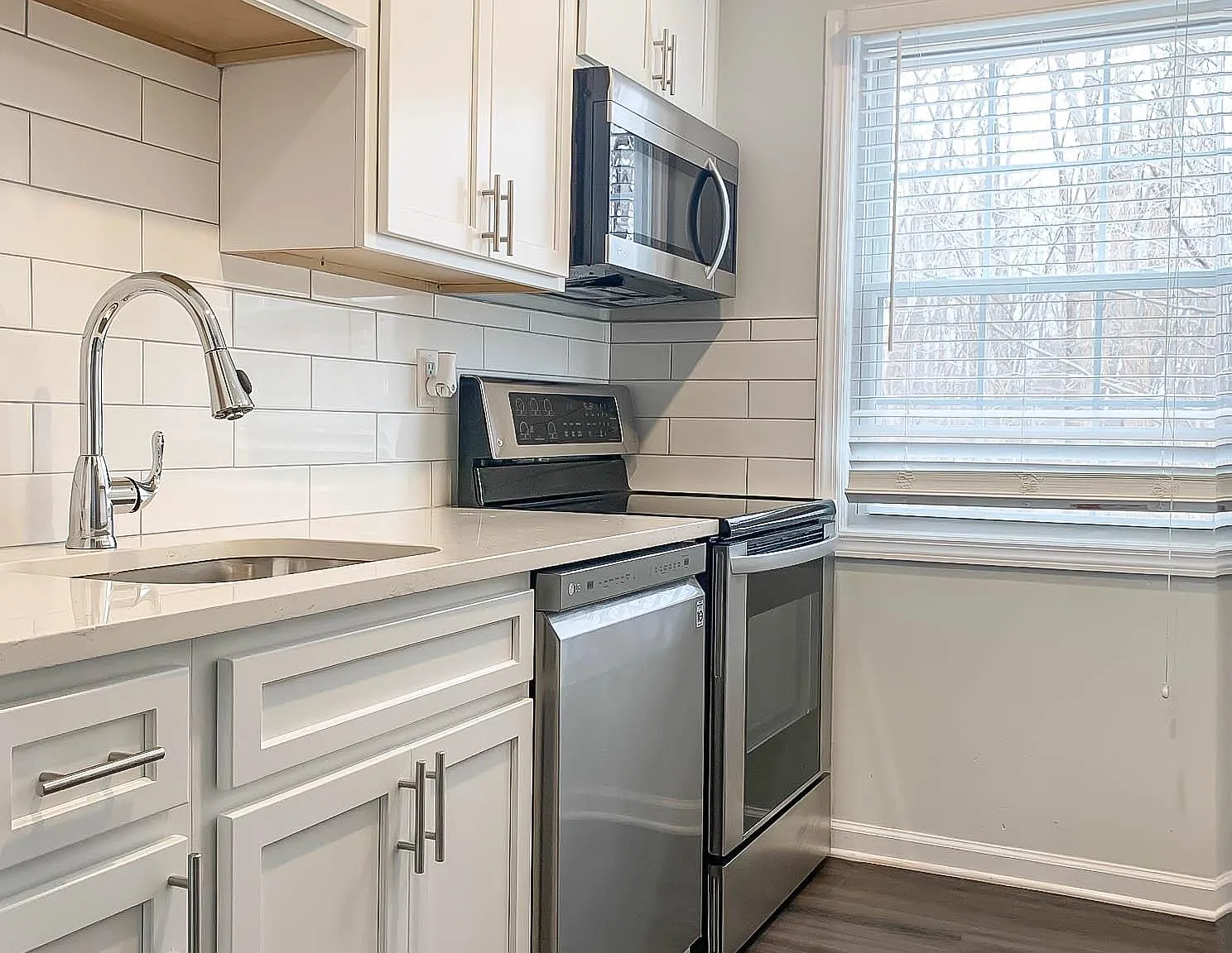 Morris Crossing Townhouses — Photo 2