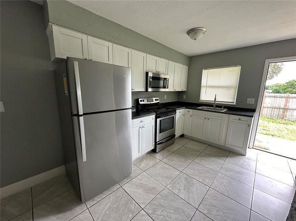 1112 Martin St #C