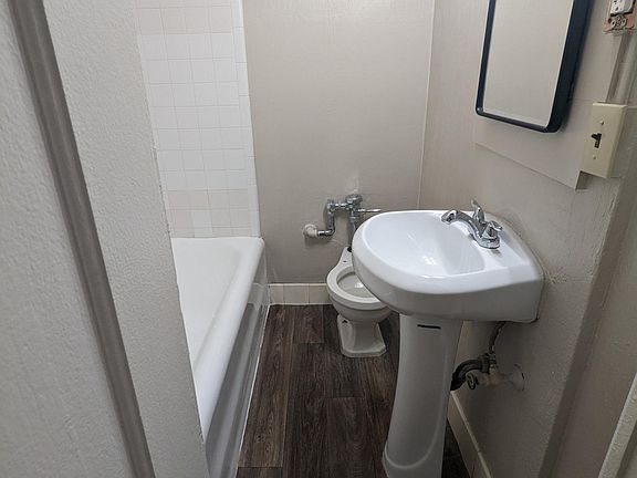 bathroom in 1 bd apartment