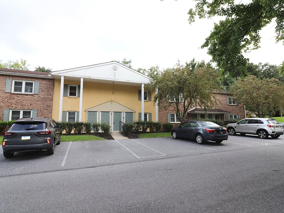 305 E Fulton St #C6