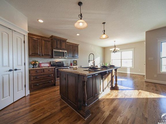 6323 Steeple Chase Dr. Lawrence, KS listing photo #3