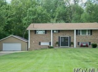 414 Kittle St, Williamstown, WV 26187