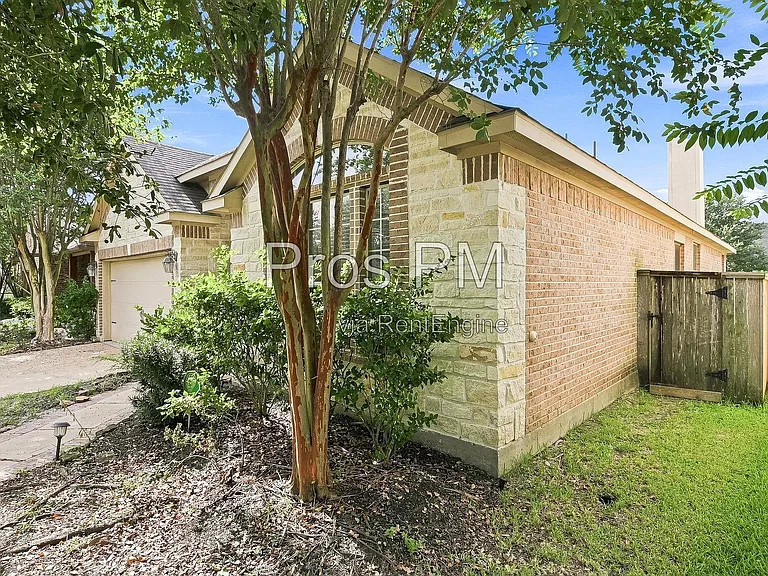 18843 Cove Pointe Dr — Photo 14