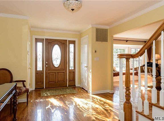 2nd image of 800 Captains Gate
