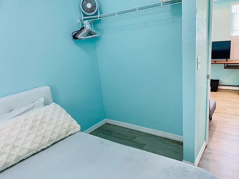 3224 N Davis St #2 — Photo 15