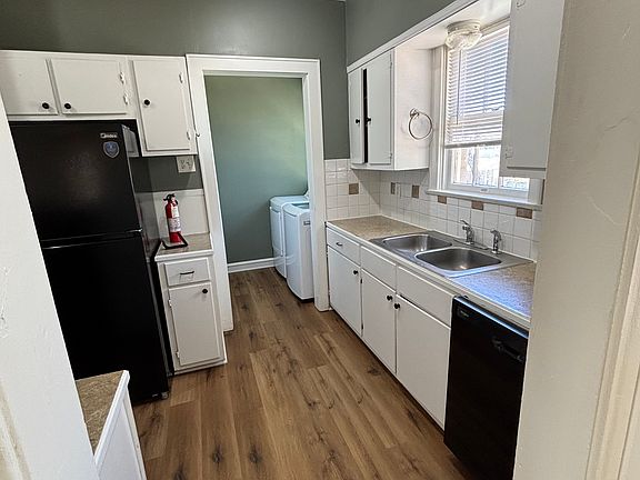 5th image of 1821 Sanger Ave #D