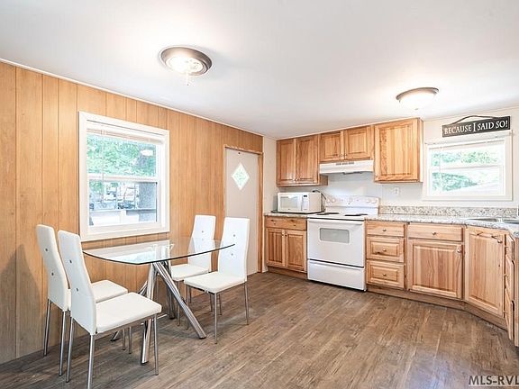 3rd image of 108 Elkhorn Trl