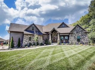 7117 Clearview Ct, Springboro, OH 45066