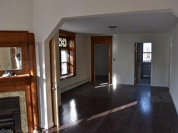 4th image of 157 Glenwood Ave #0